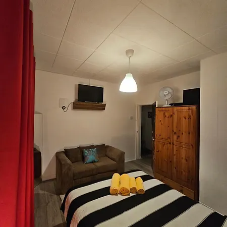 Comfortable Doble Room Close Hide Park London Exterior photo