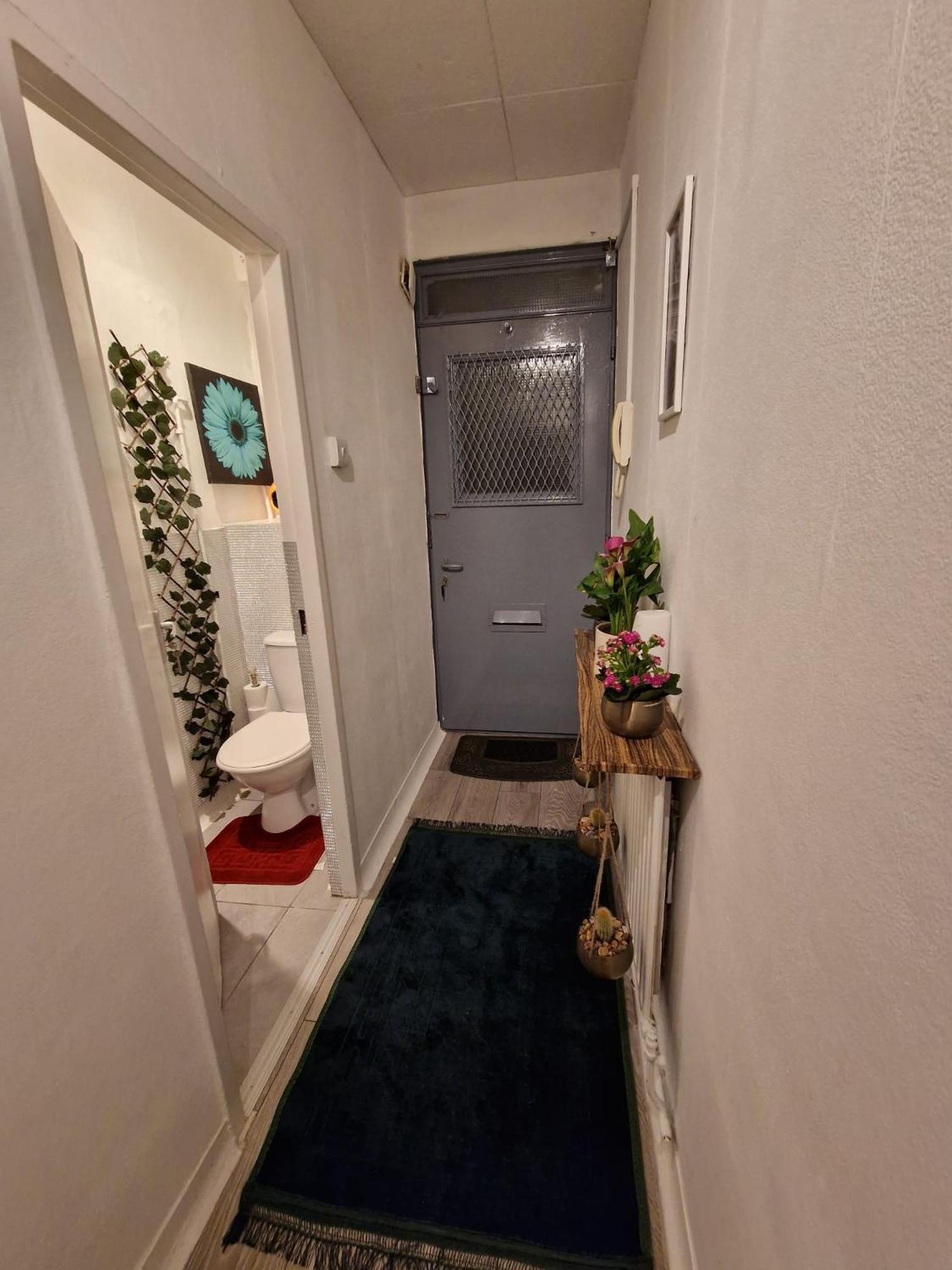 Comfortable Doble Close Hide Park London